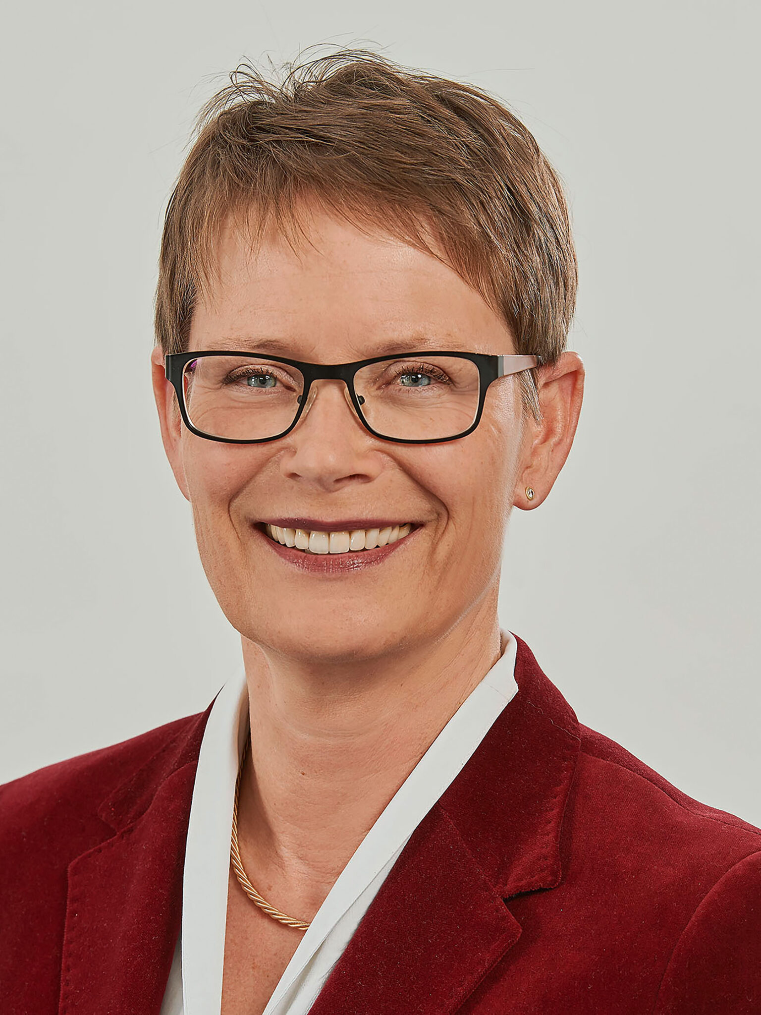 Porträtbild von Anette Ipach-Öhmann