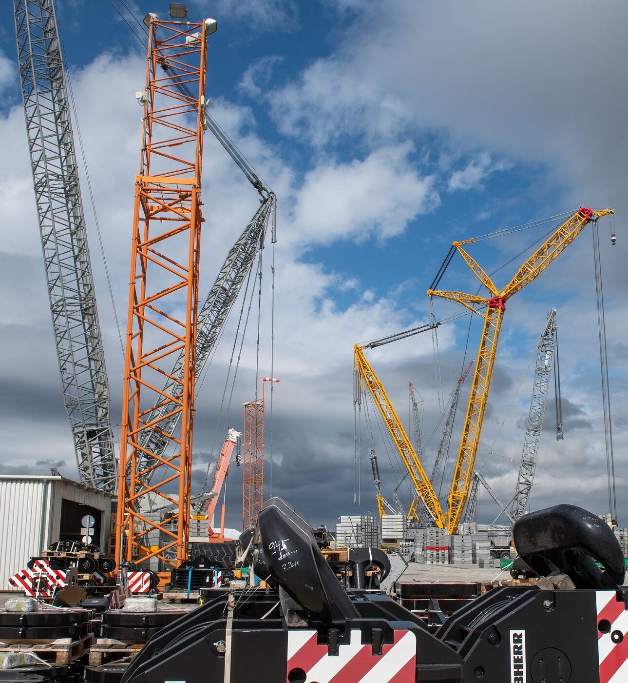 Der Baumaschinen und Kranhersteller Liebherr ist – eingeschränkt – noch immer auf dem russischen Markt aktiv.