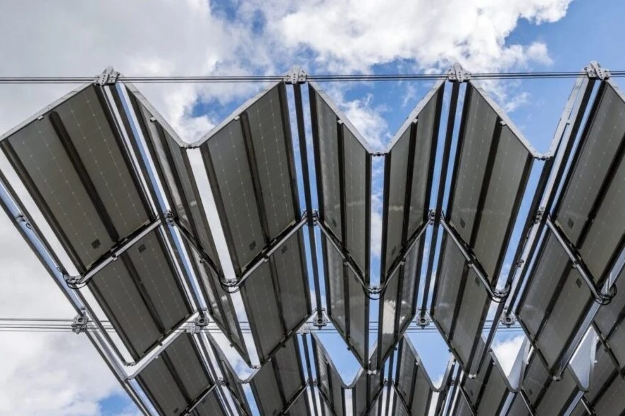 Solar-Dach mit Faltmechanismus
