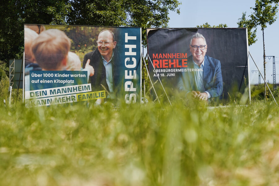Wahlplakate der OB-Kandidaten Specht und Riehle