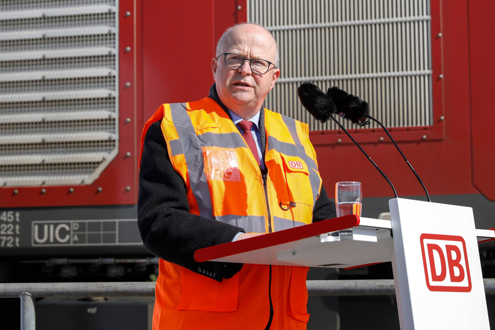 Michael Theurer bei der Eröffnung Lok-Tankstelle am Rangierbahnhof München Nord. München, 05.04.2023