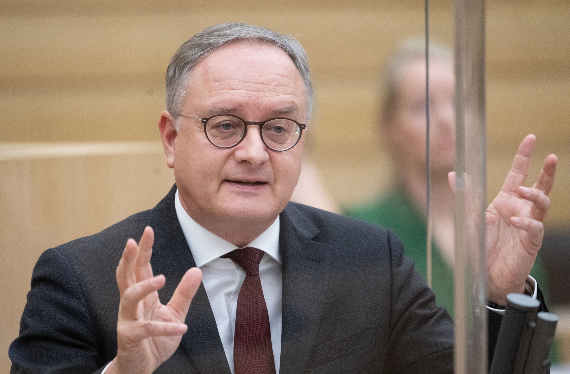 Andreas Stoch, SPD-Fraktionsvorsitzender im Landtag von Baden-Württemberg, nimmt an einer Plenarsitzung im Landtag von Baden-Württemberg teil.