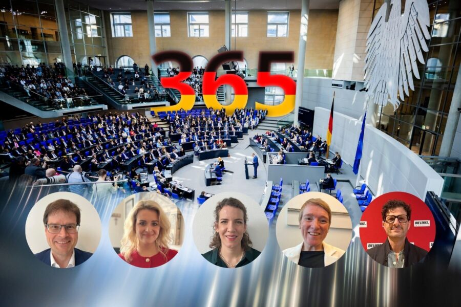 Plenarsaal mit Personen und 365 in Schwarz-Rot-Gold. Fünf Porträtfotos im unteren Bereich.