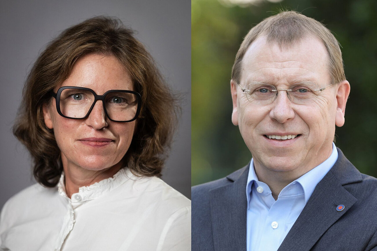 Zwei Personen, eine Frau links, ein Mann rechts, lächeln in die Kamera.